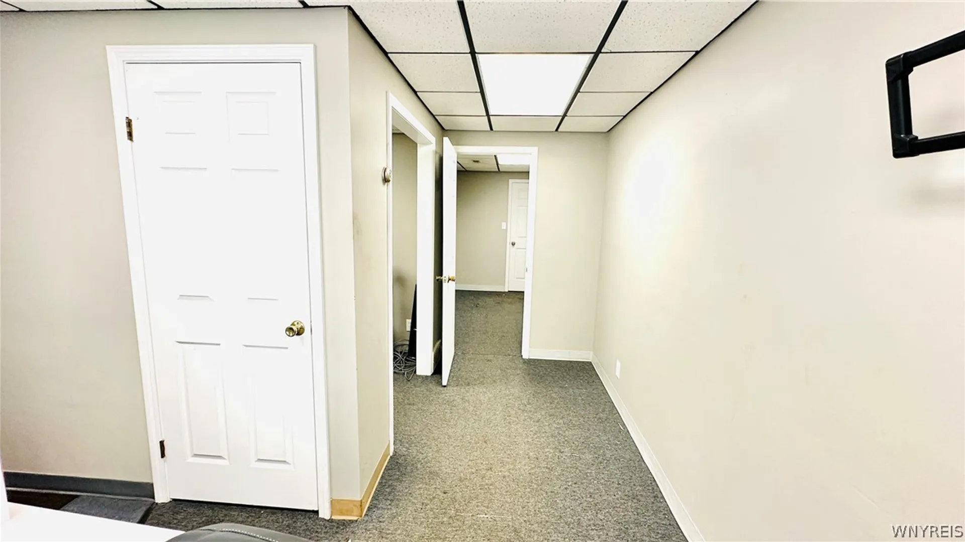 Property at 5000 Saunders Settlement Road, Niagara, NY 14305 8