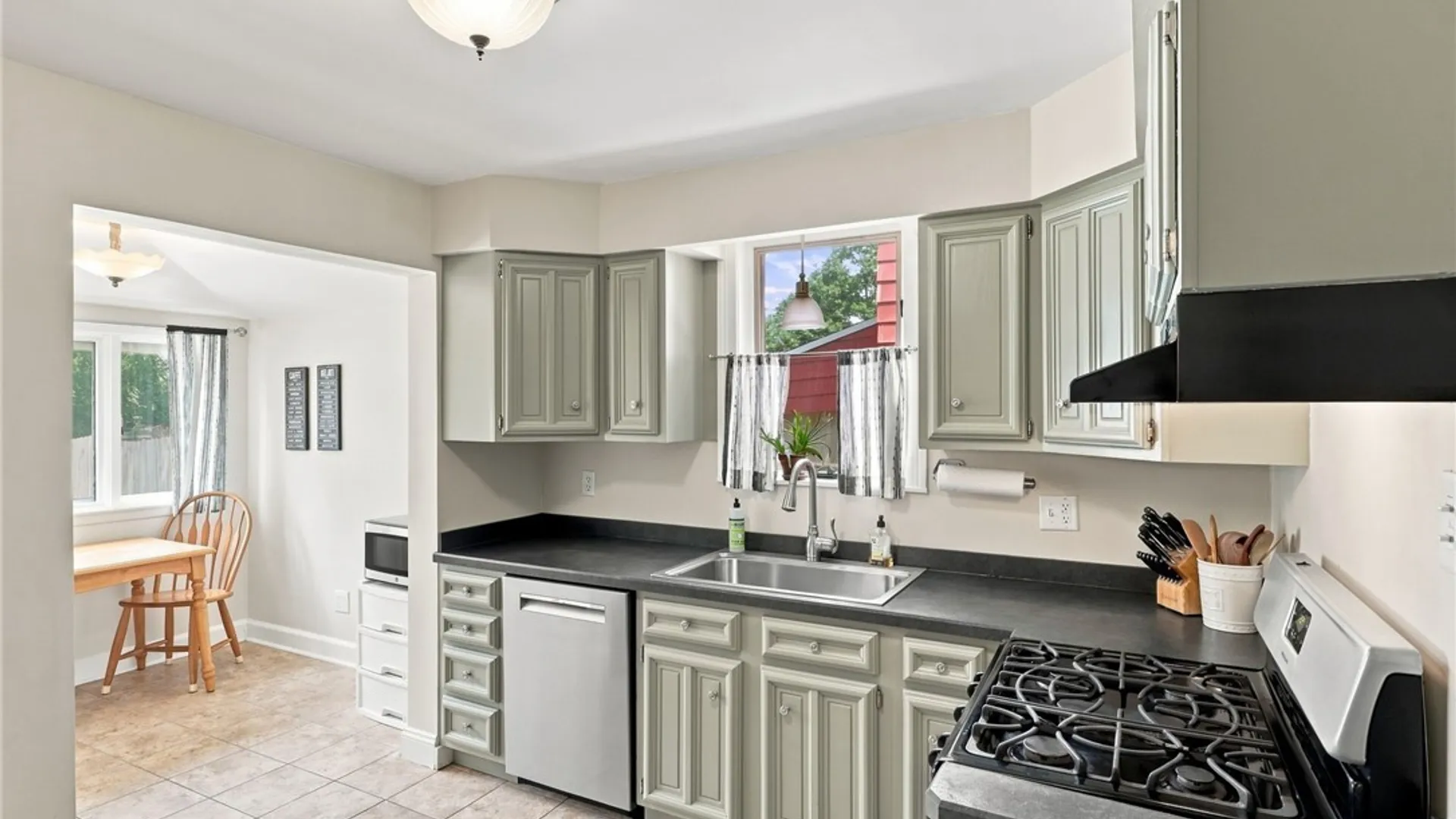 Property at 108 Hendricks Boulevard, Amherst, NY 14226 14