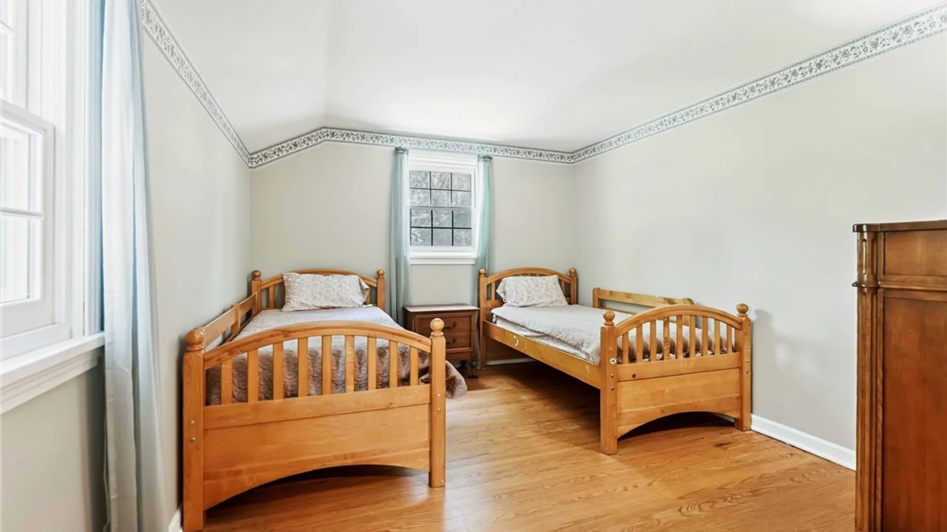 Property at 261 South Avenue, Webster, NY 14580 15