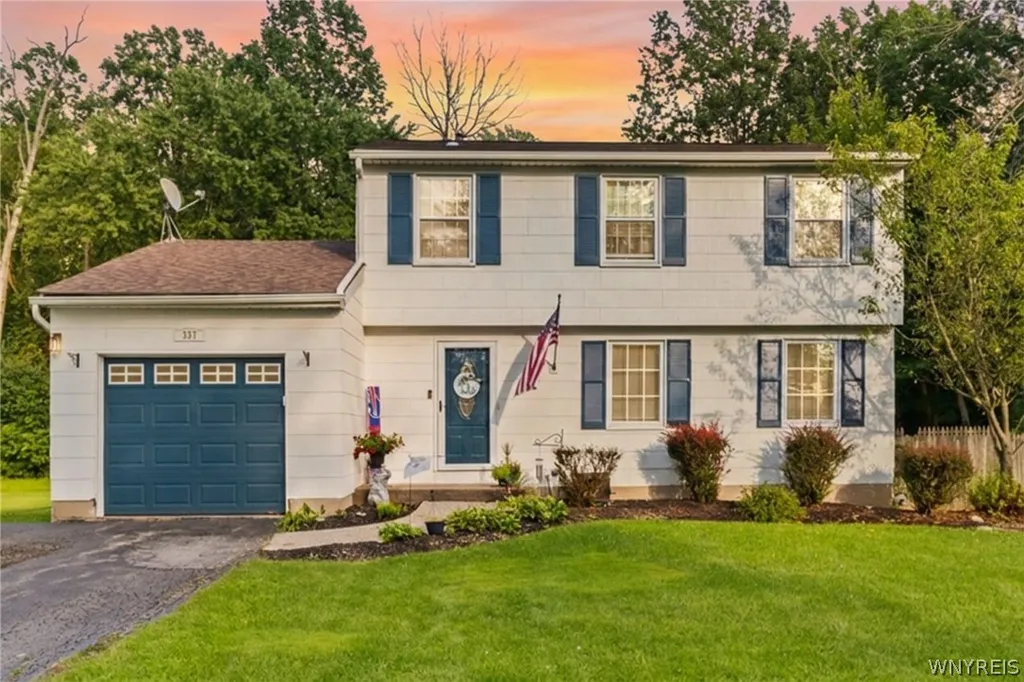 Property at 337 Tracey Lane, Grand Island, NY 14072