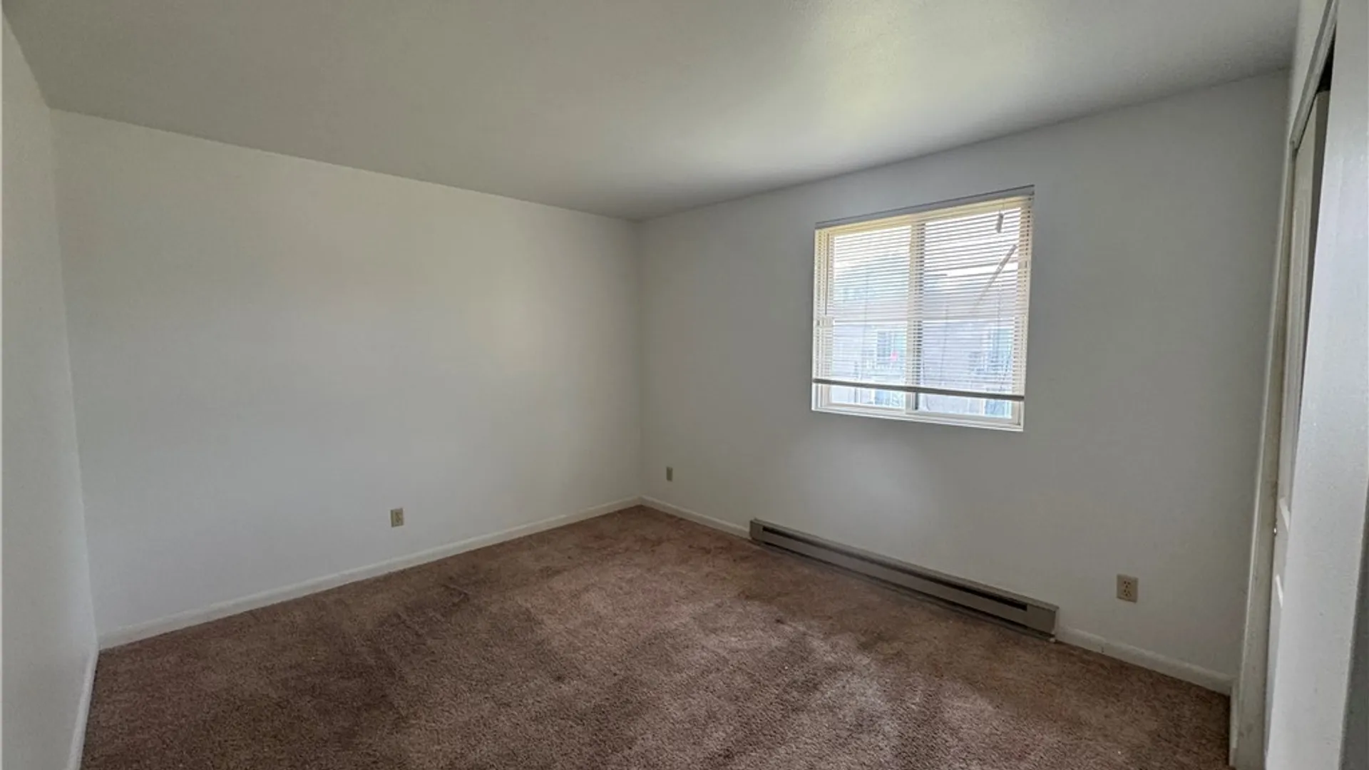 Property at 450 Hazelhurst Avenue, DeWitt, NY 13206 12