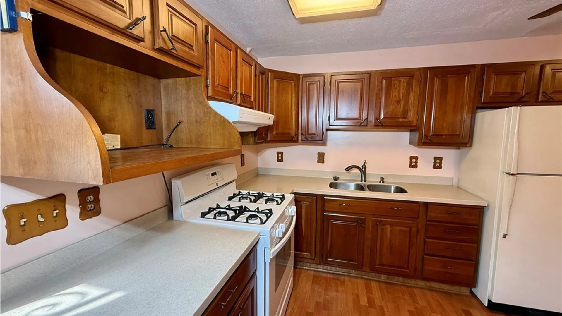 Property at 117 Brandon Road, DeWitt, NY 13057 6
