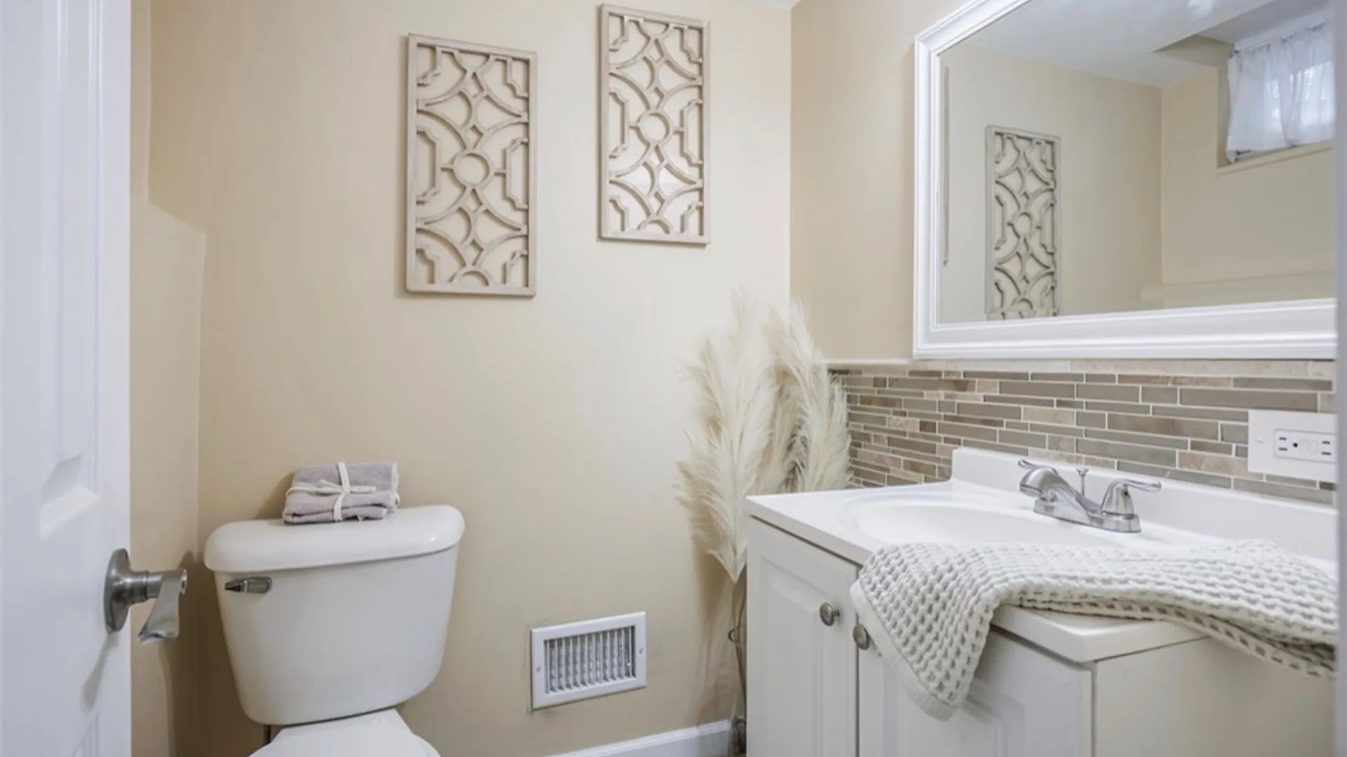 Property at 32 Kaywood Drive, Greece, NY 14626 31