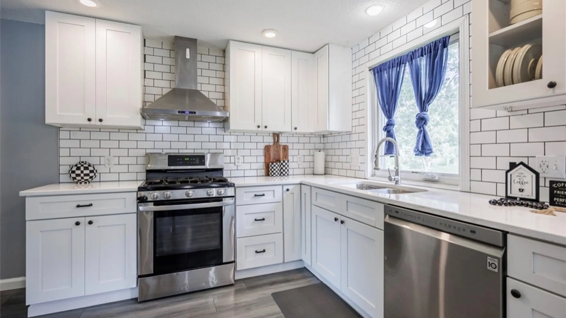 Property at 32 Kaywood Drive, Greece, NY 14626 16
