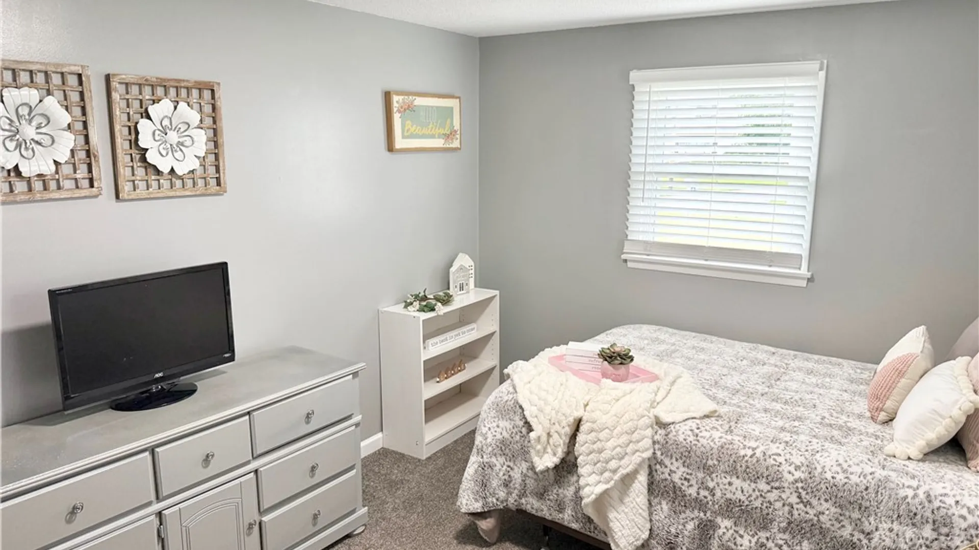 Property at 32 Kaywood Drive, Greece, NY 14626 26