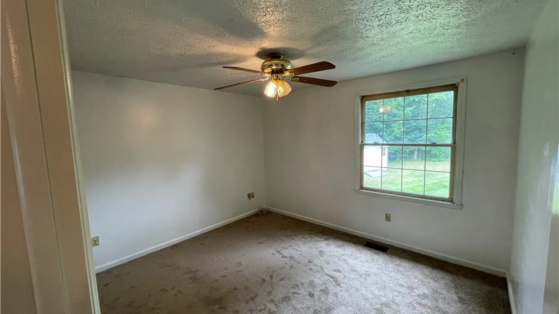 Property at 16 Doud Circle, Parma, NY 14468 11