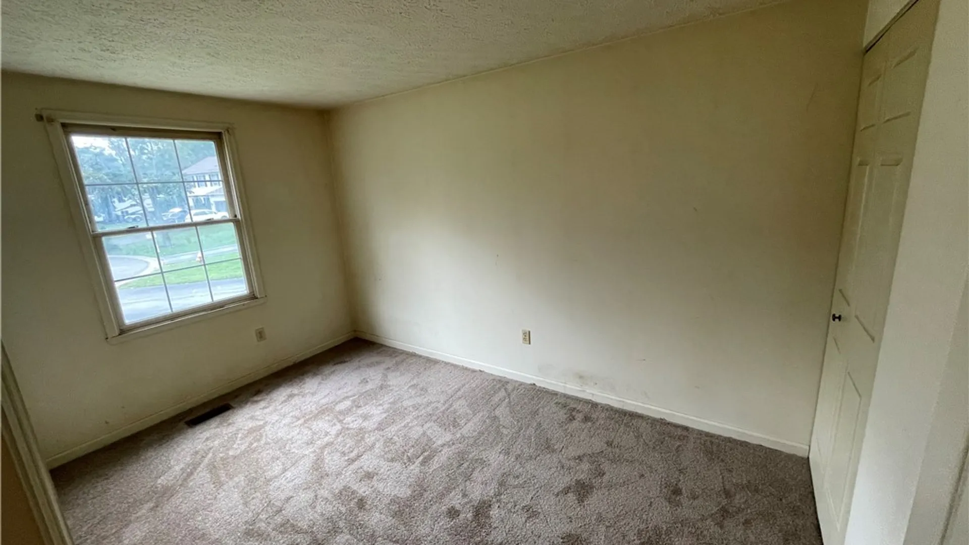 Property at 16 Doud Circle, Parma, NY 14468 13