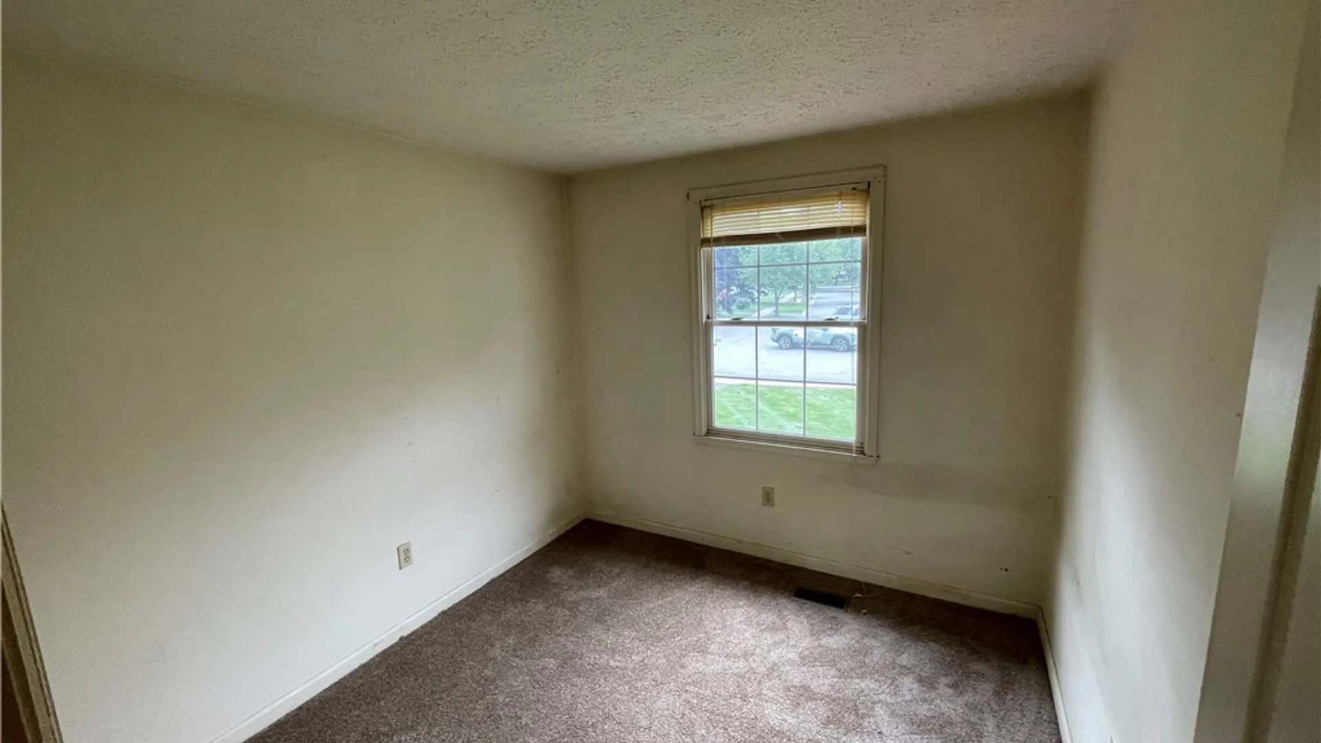 Property at 16 Doud Circle, Parma, NY 14468 15