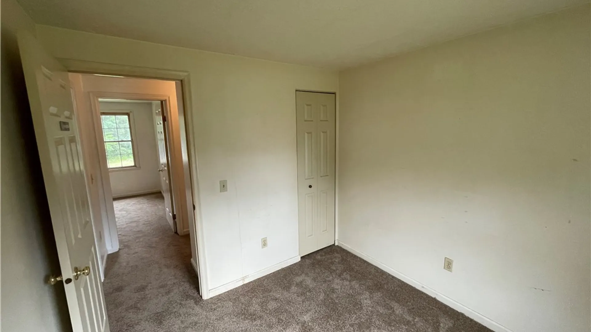 Property at 16 Doud Circle, Parma, NY 14468 16