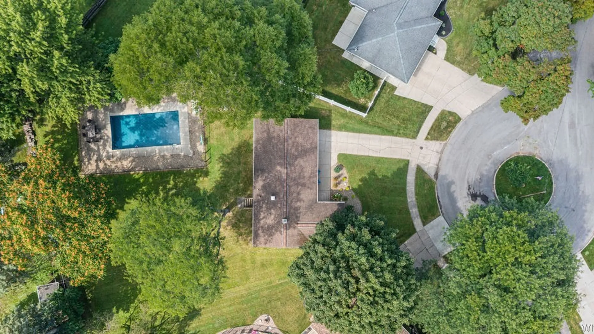 Property at 16 Niagara Circle, North Tonawanda, NY 14120 32