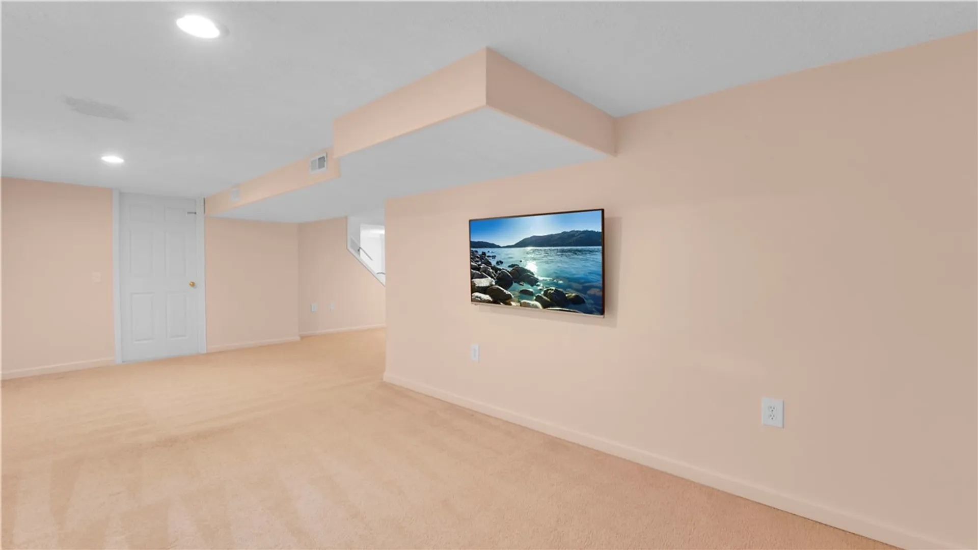 Property at 532 Granger Circle, Webster, NY 14580 40