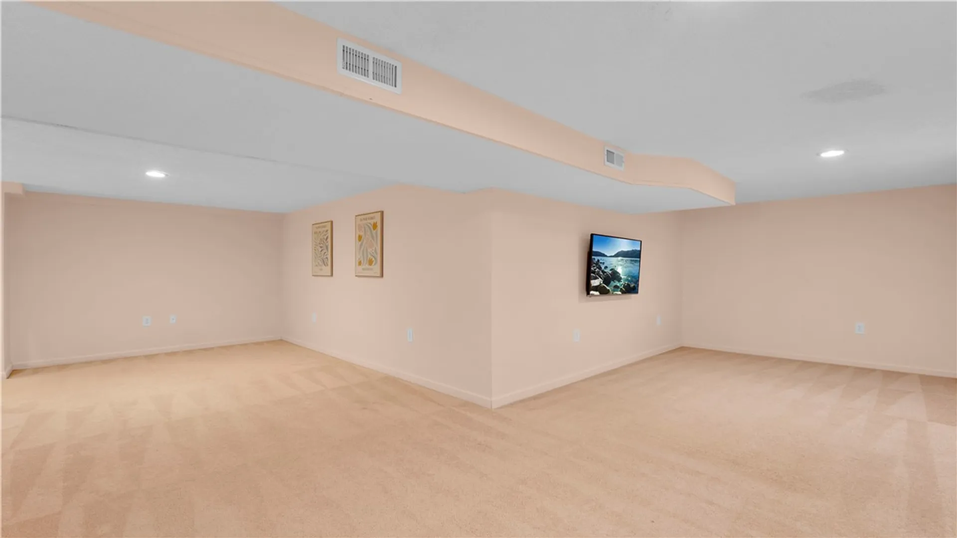 Property at 532 Granger Circle, Webster, NY 14580 41