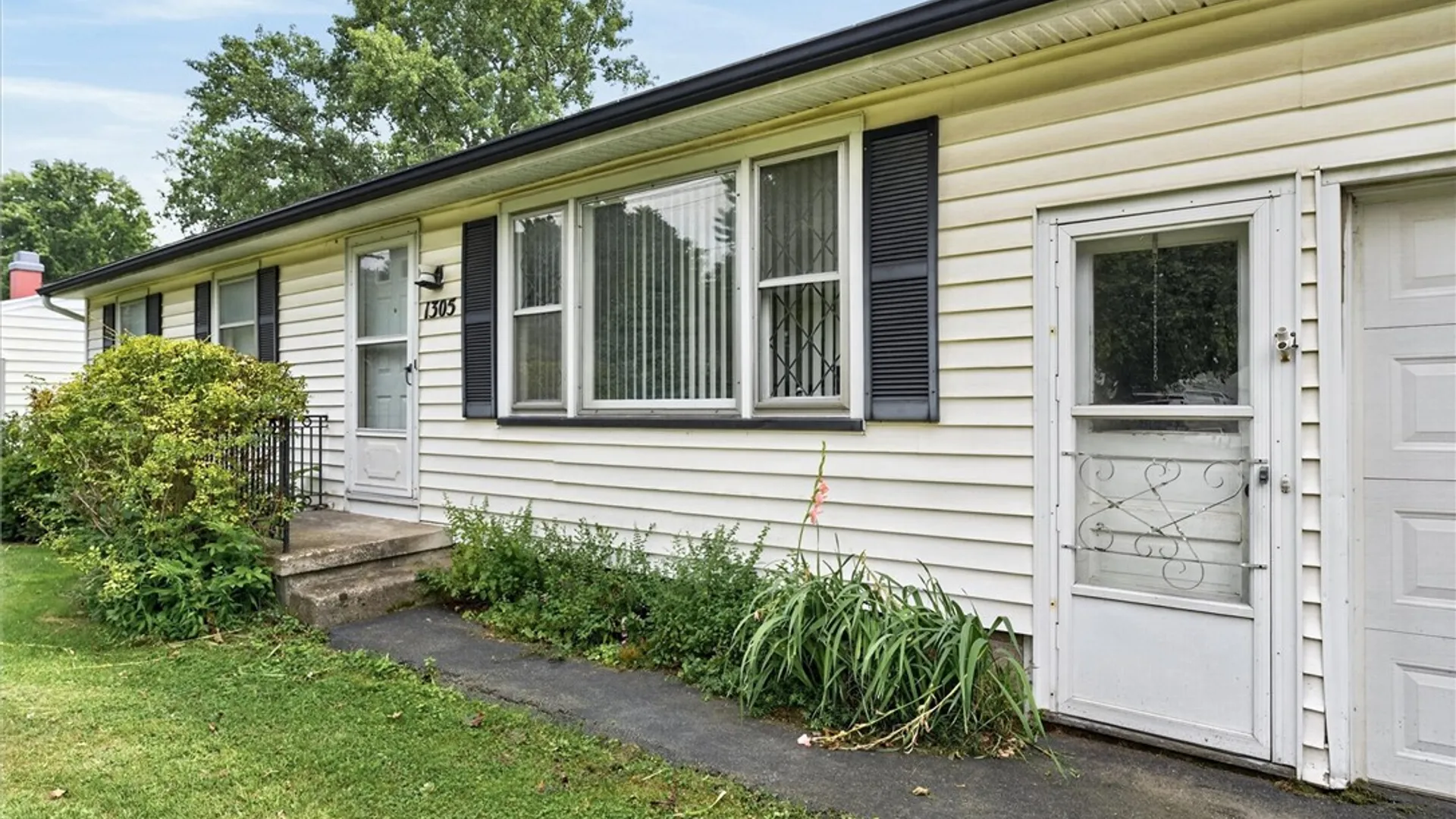 Property at 1305 Weiland Road, Greece, NY 14626 4