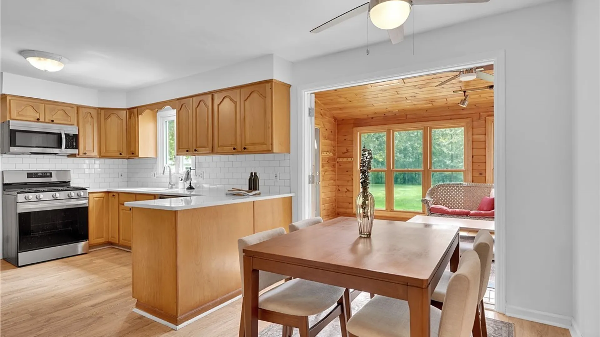 Property at 9501 Greiner Road, Clarence, NY 14031 15