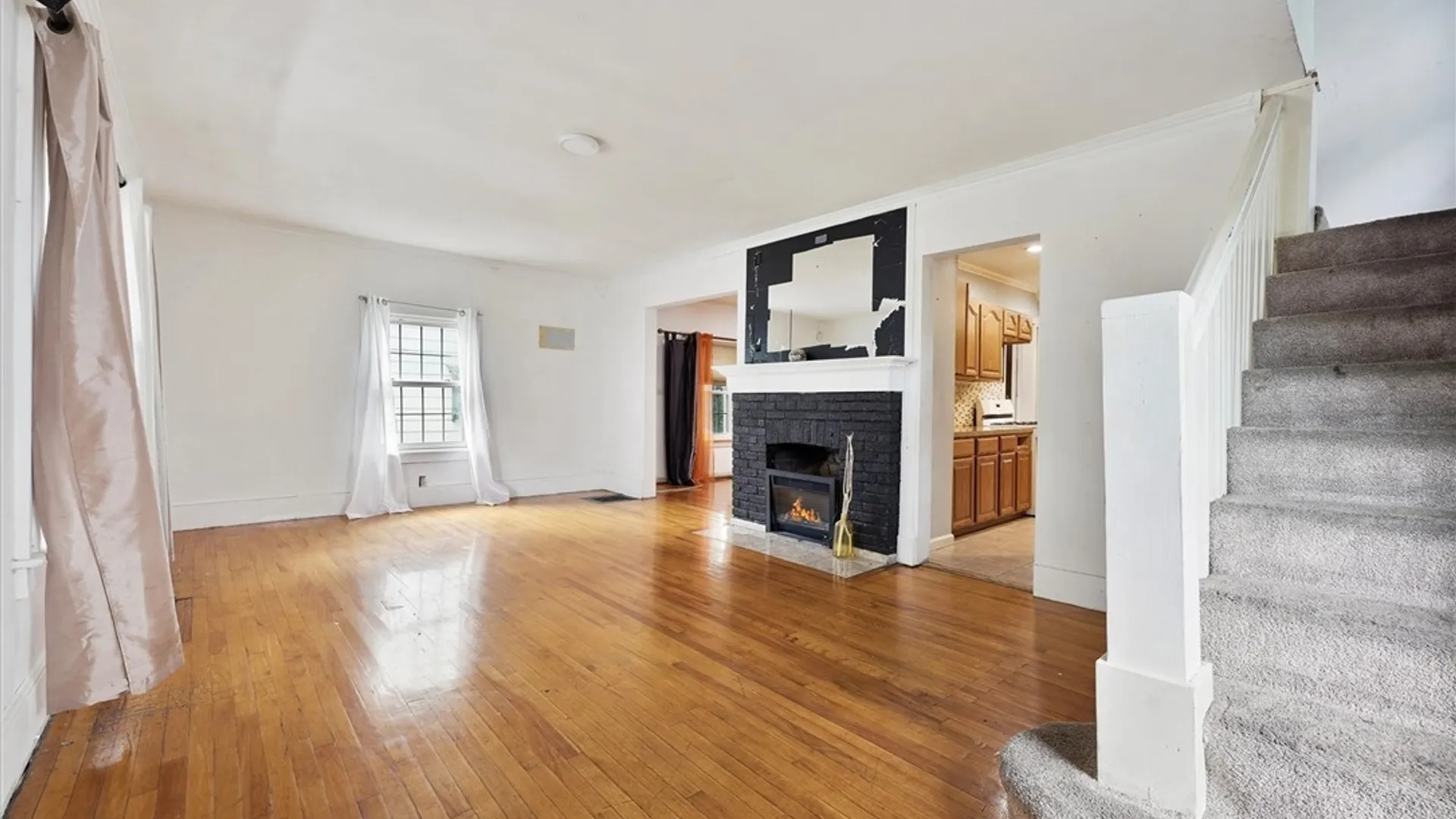 Property at 122 Cortland Place, Syracuse, NY 13207 4