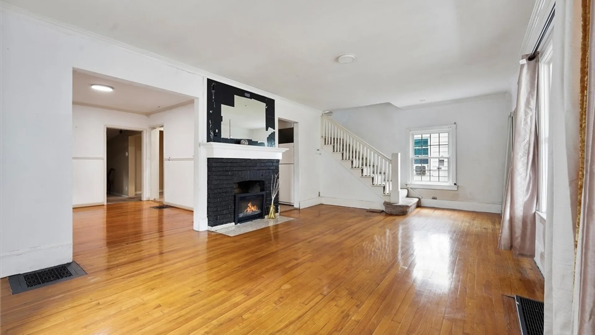 Property at 122 Cortland Place, Syracuse, NY 13207 6