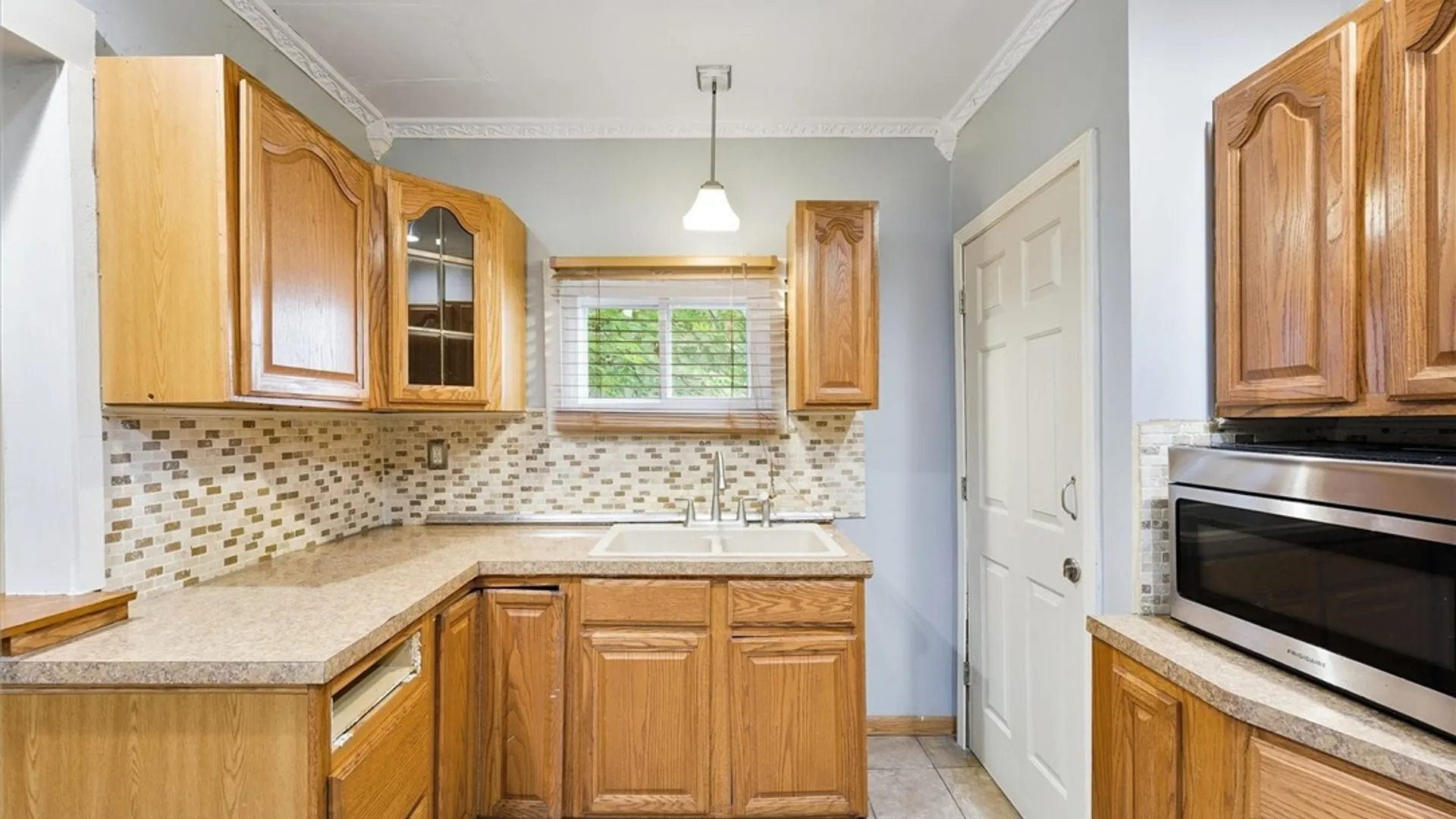 Property at 122 Cortland Place, Syracuse, NY 13207 11
