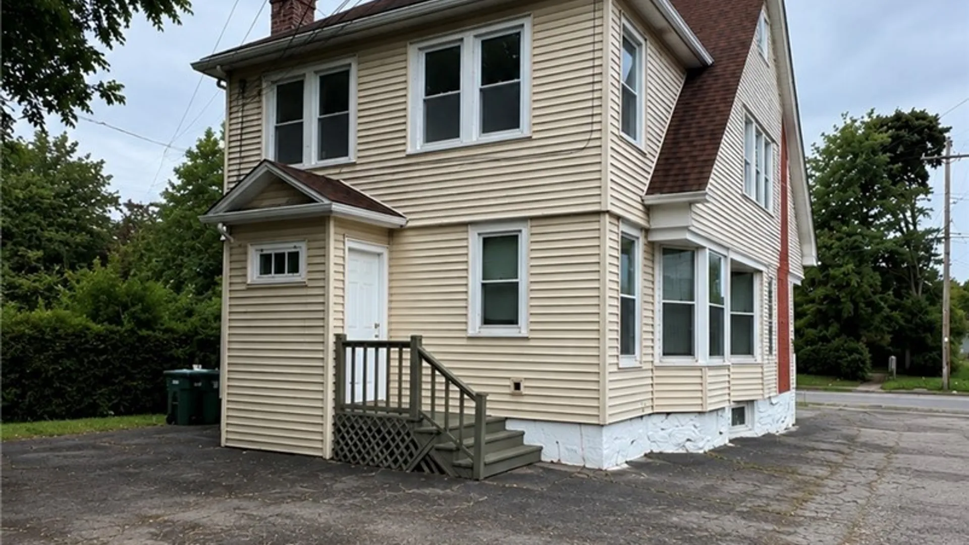 Property at 1116 Ferry Avenue, Niagara Falls, NY 14301 3