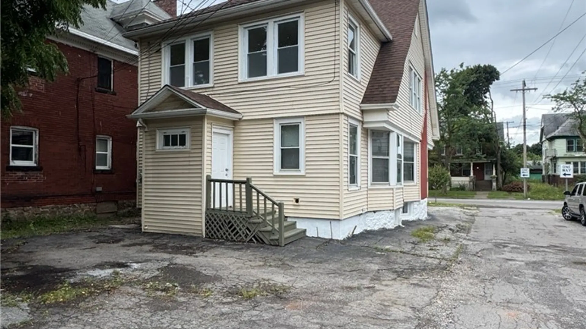 Property at 1116 Ferry Avenue, Niagara Falls, NY 14301 4