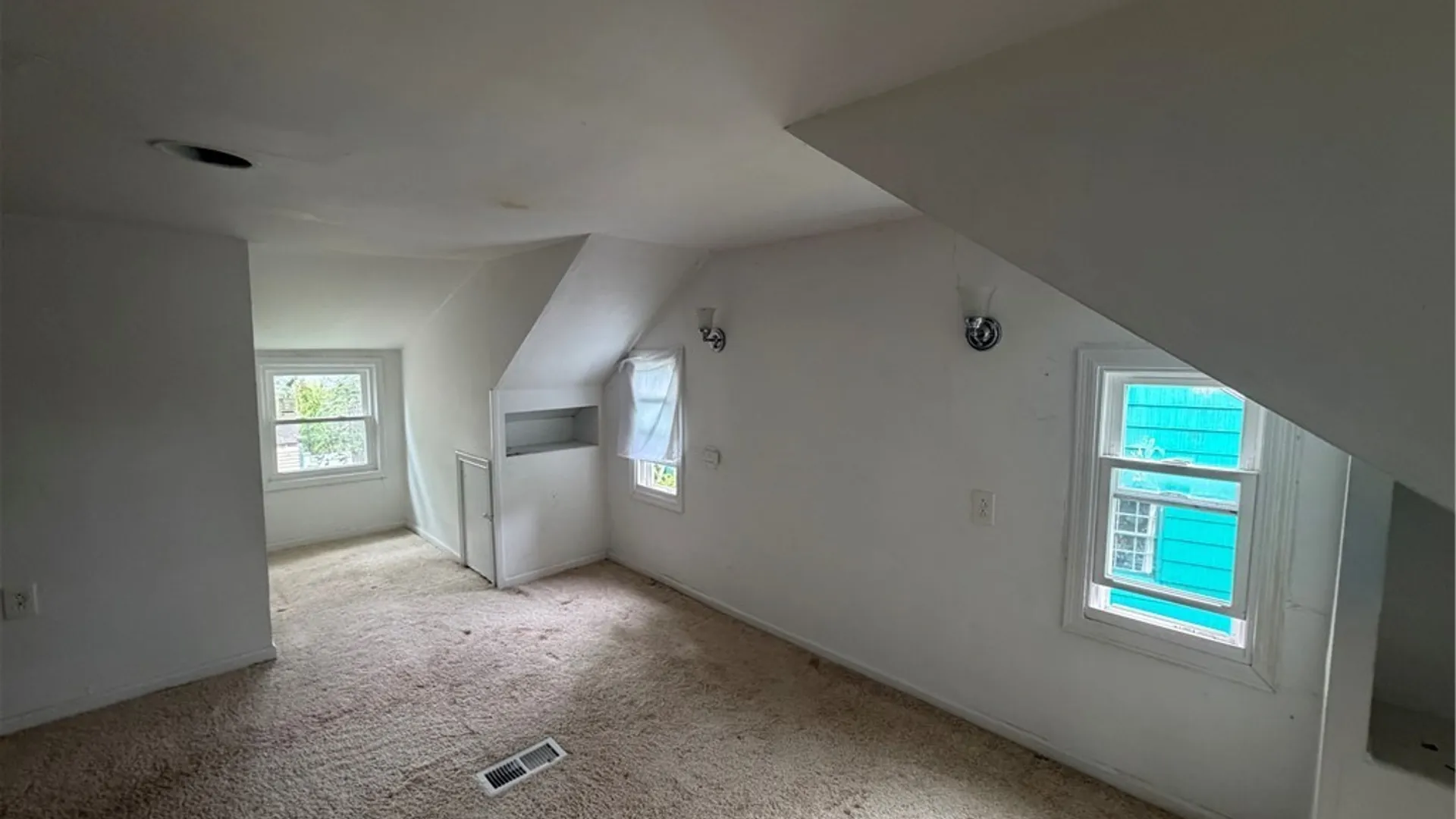 Property at 1295 E Park Road, Grand Island, NY 14072 13