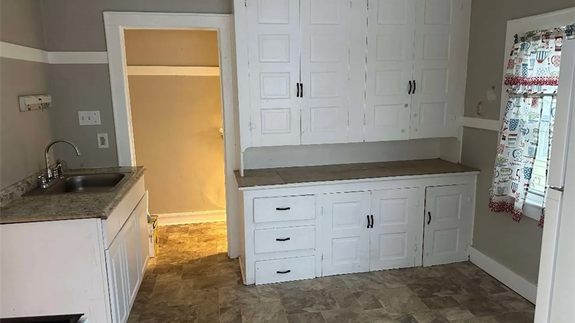 Property at 118 Champlin Drive, Syracuse, NY 13206 5
