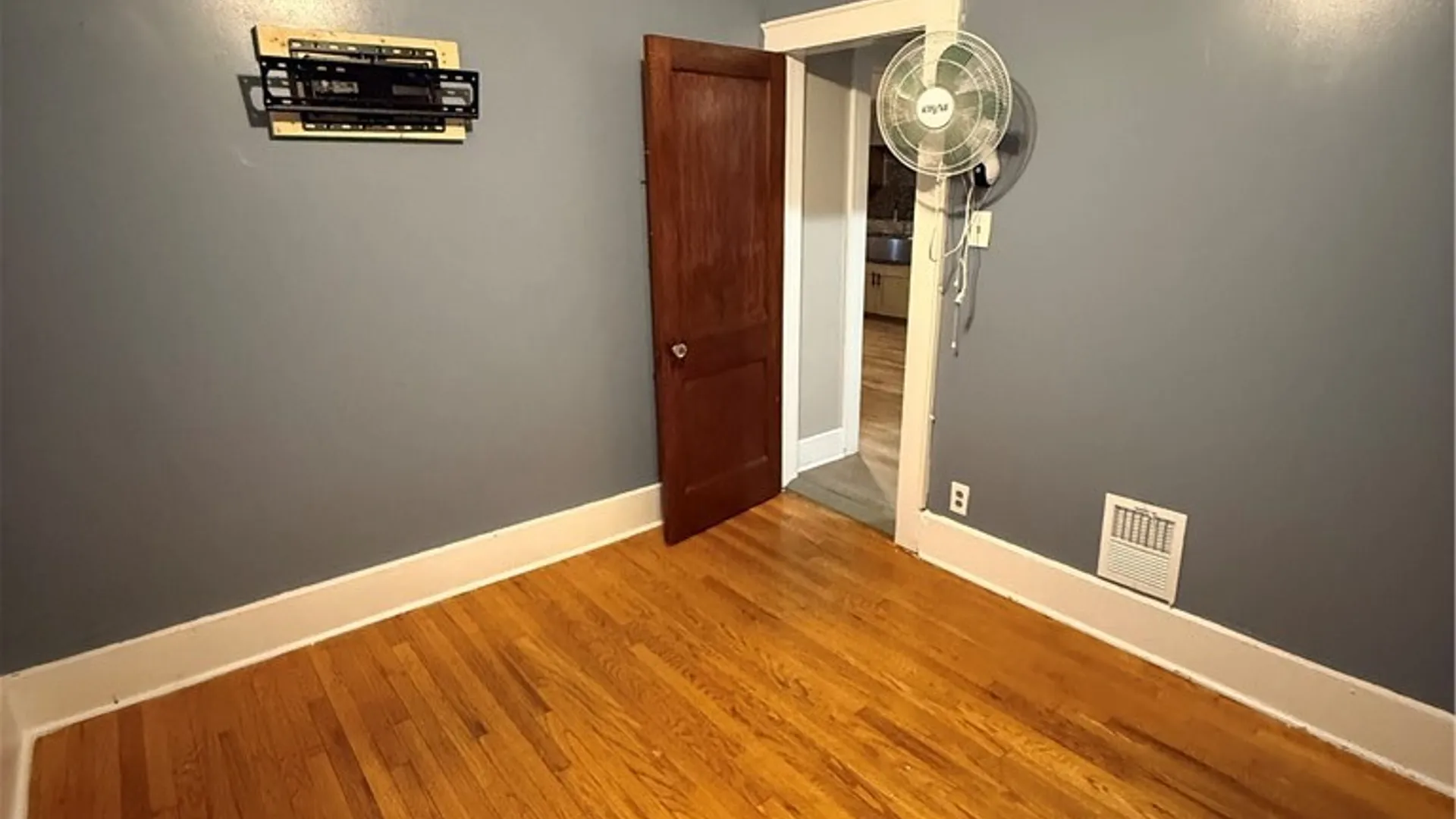 Property at 624 E Division Street, Syracuse, NY 13208 29