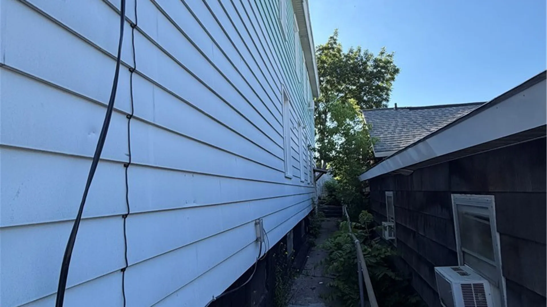 Property at 624 E Division Street, Syracuse, NY 13208 3