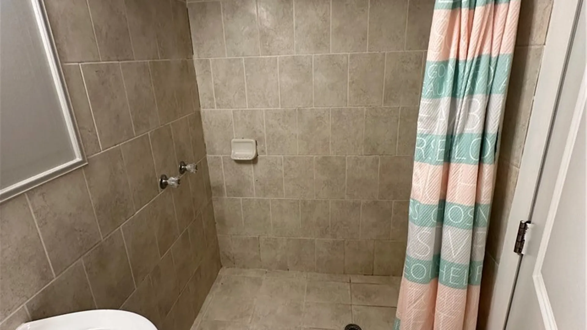 Property at 624 E Division Street, Syracuse, NY 13208 41