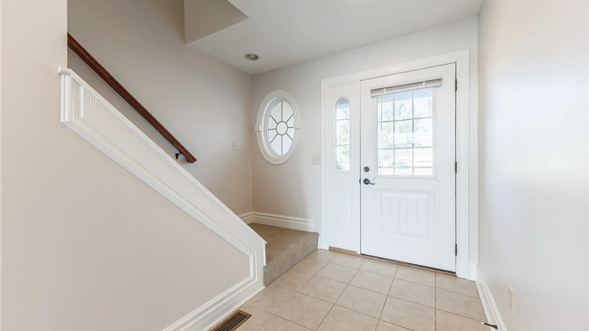 Property at 7139 Challenger Circle, Victor, NY 14564 6