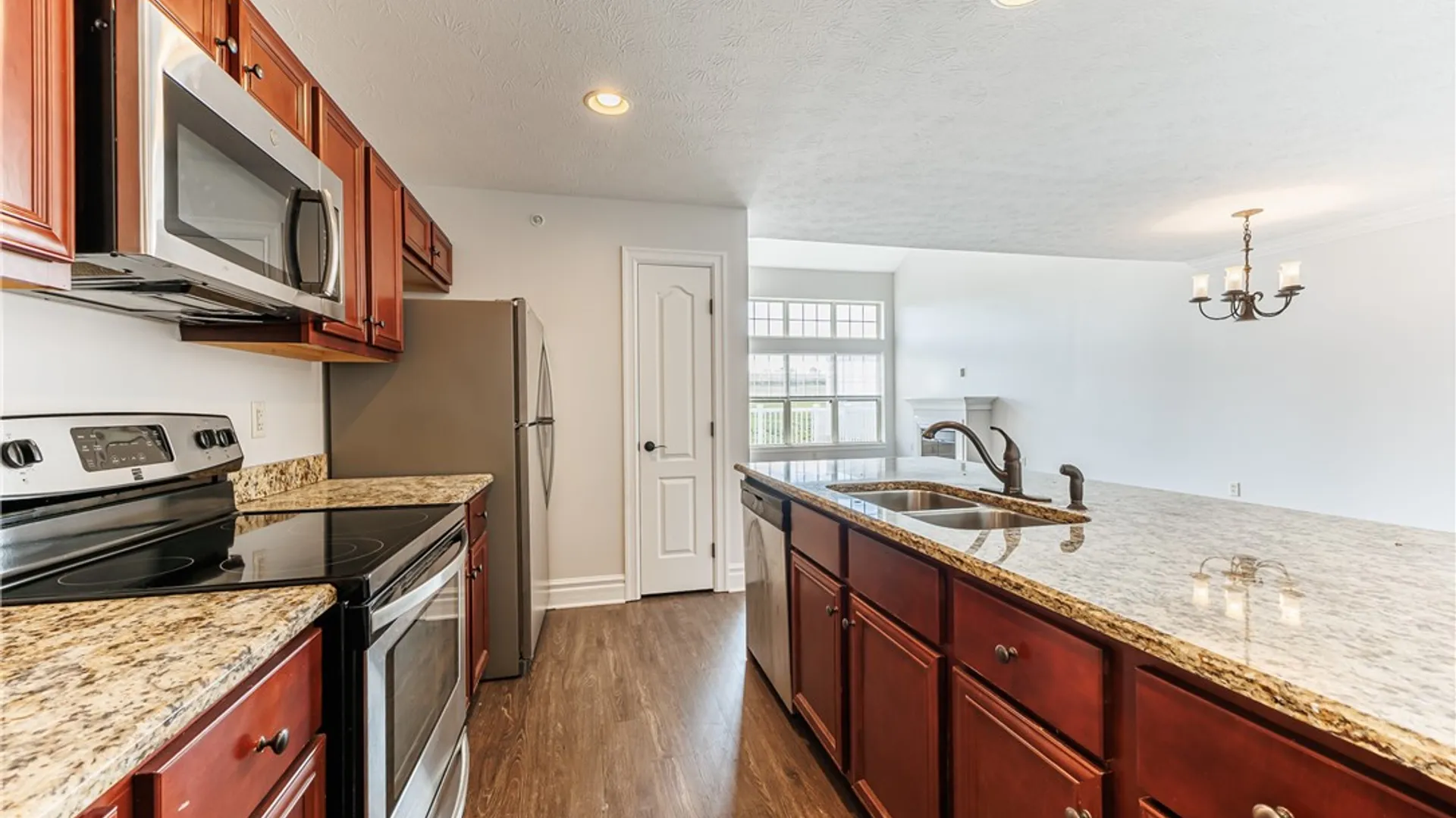 Property at 7139 Challenger Circle, Victor, NY 14564 18