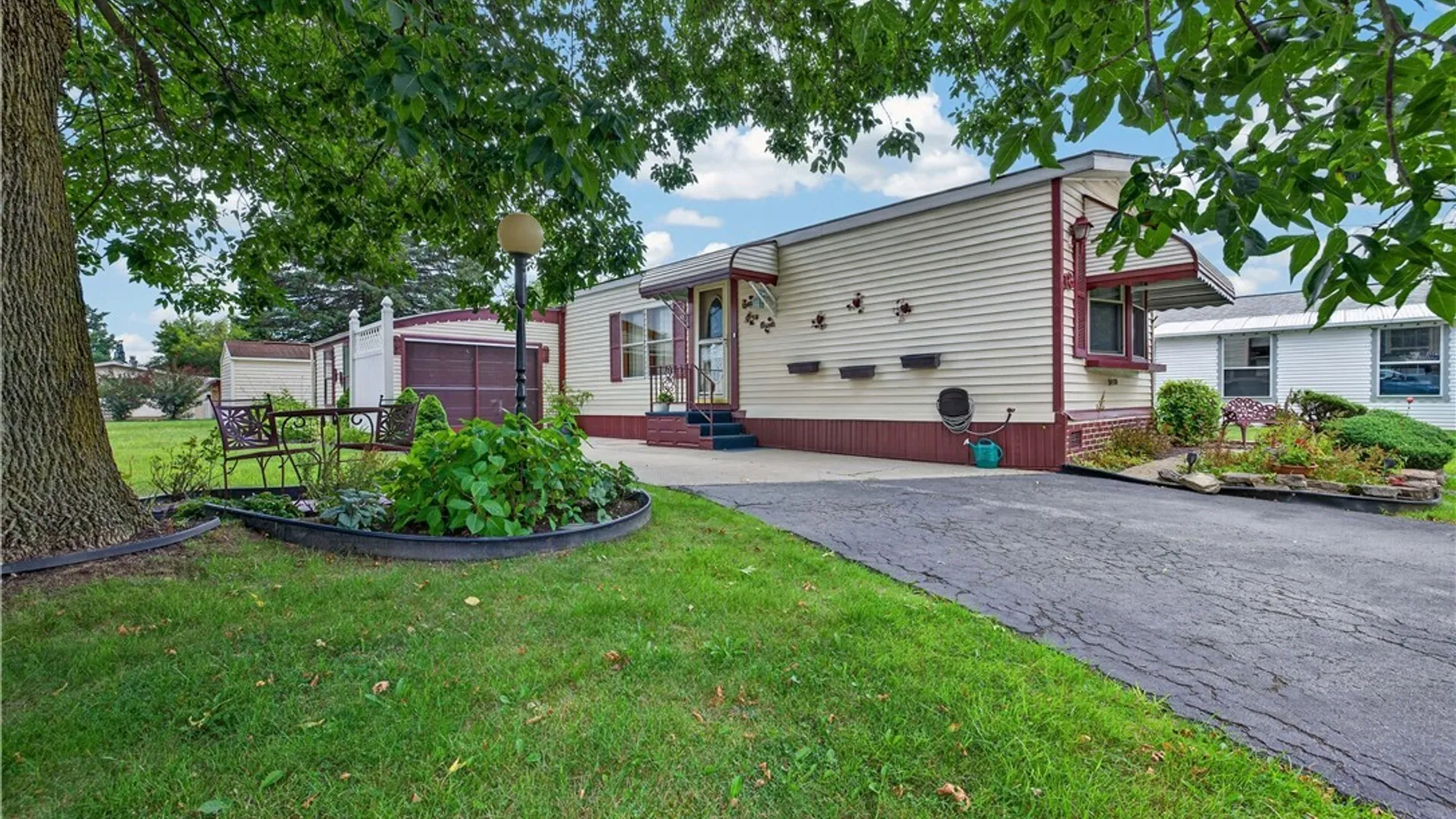 Property at 18 Alsace Street, West Seneca, NY 14224 3