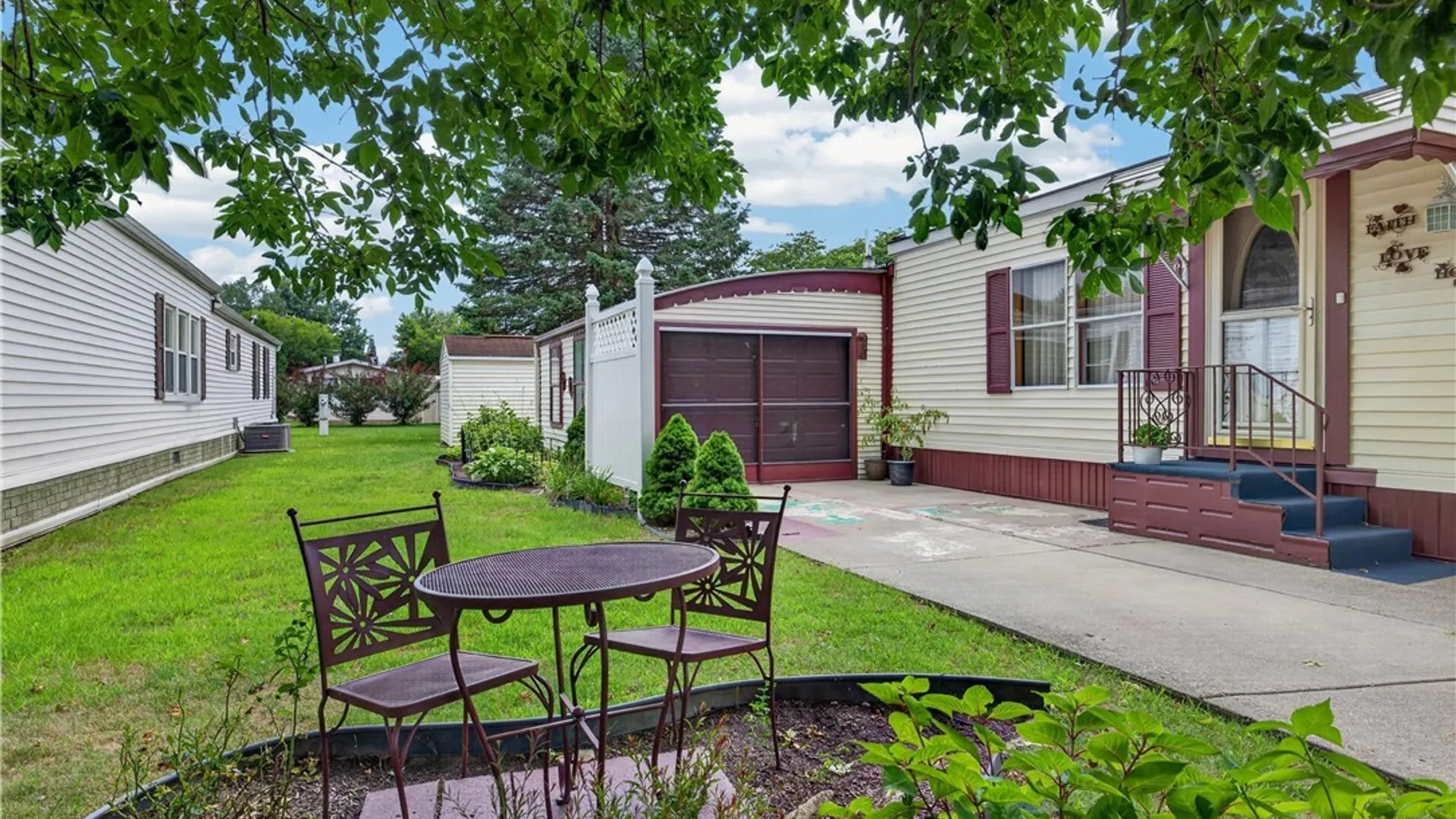 Property at 18 Alsace Street, West Seneca, NY 14224 4