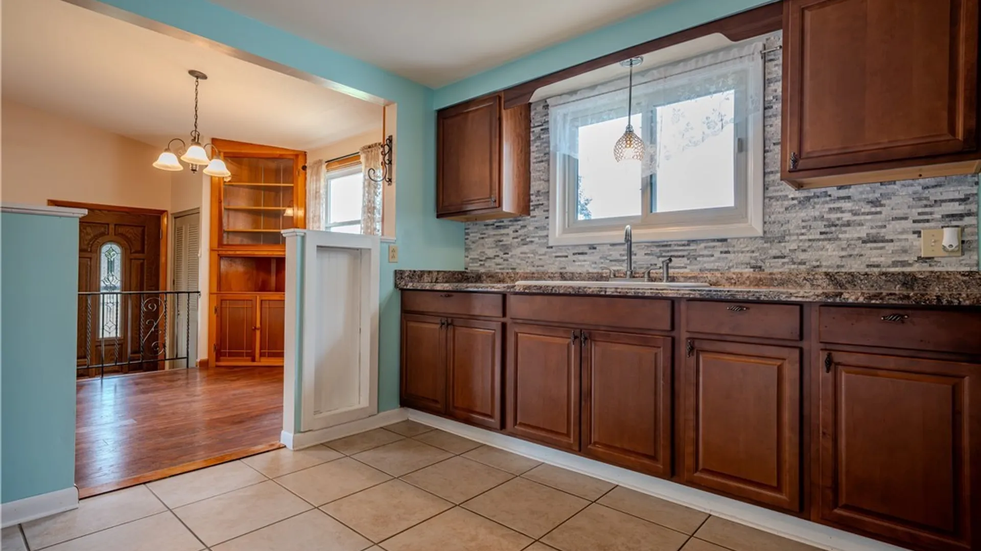 Property at 127 Madaline Lane, Cheektowaga, NY 14043 10