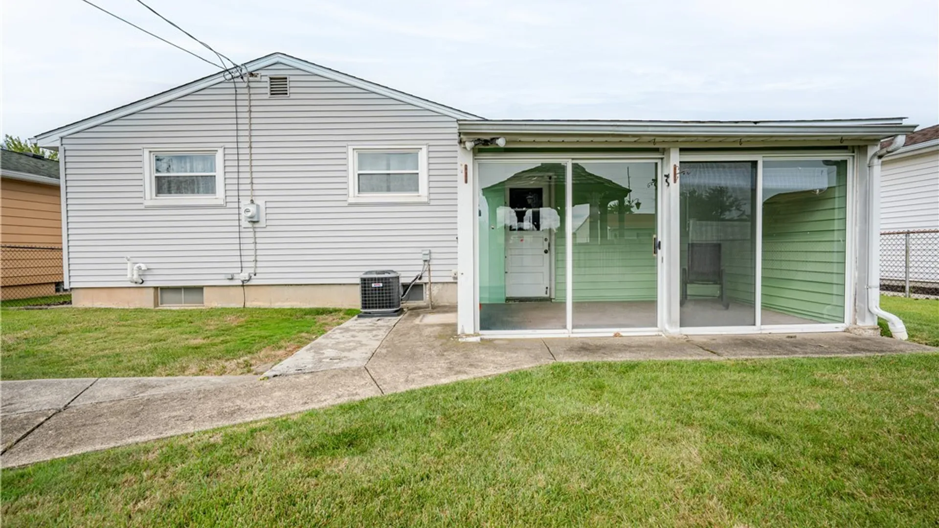 Property at 127 Madaline Lane, Cheektowaga, NY 14043 40