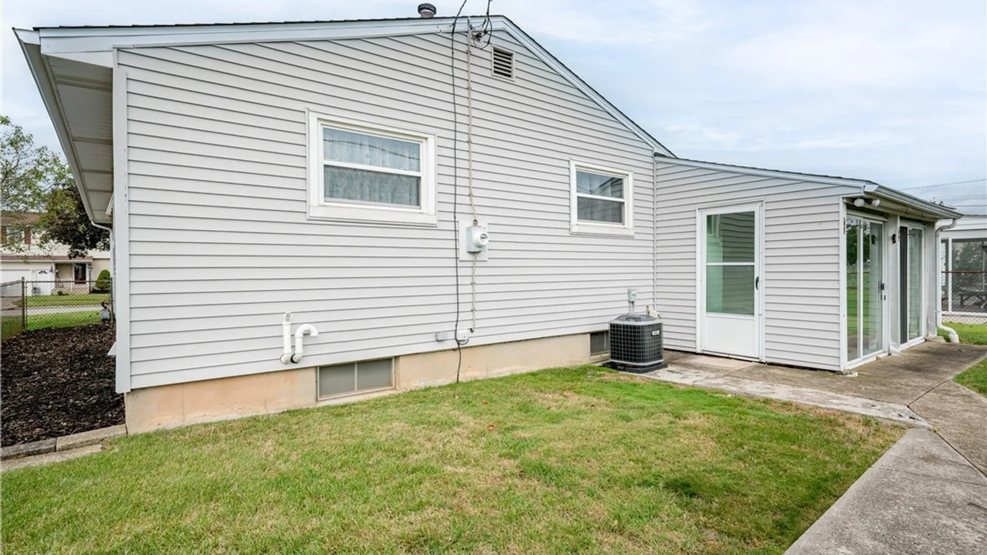 Property at 127 Madaline Lane, Cheektowaga, NY 14043 41