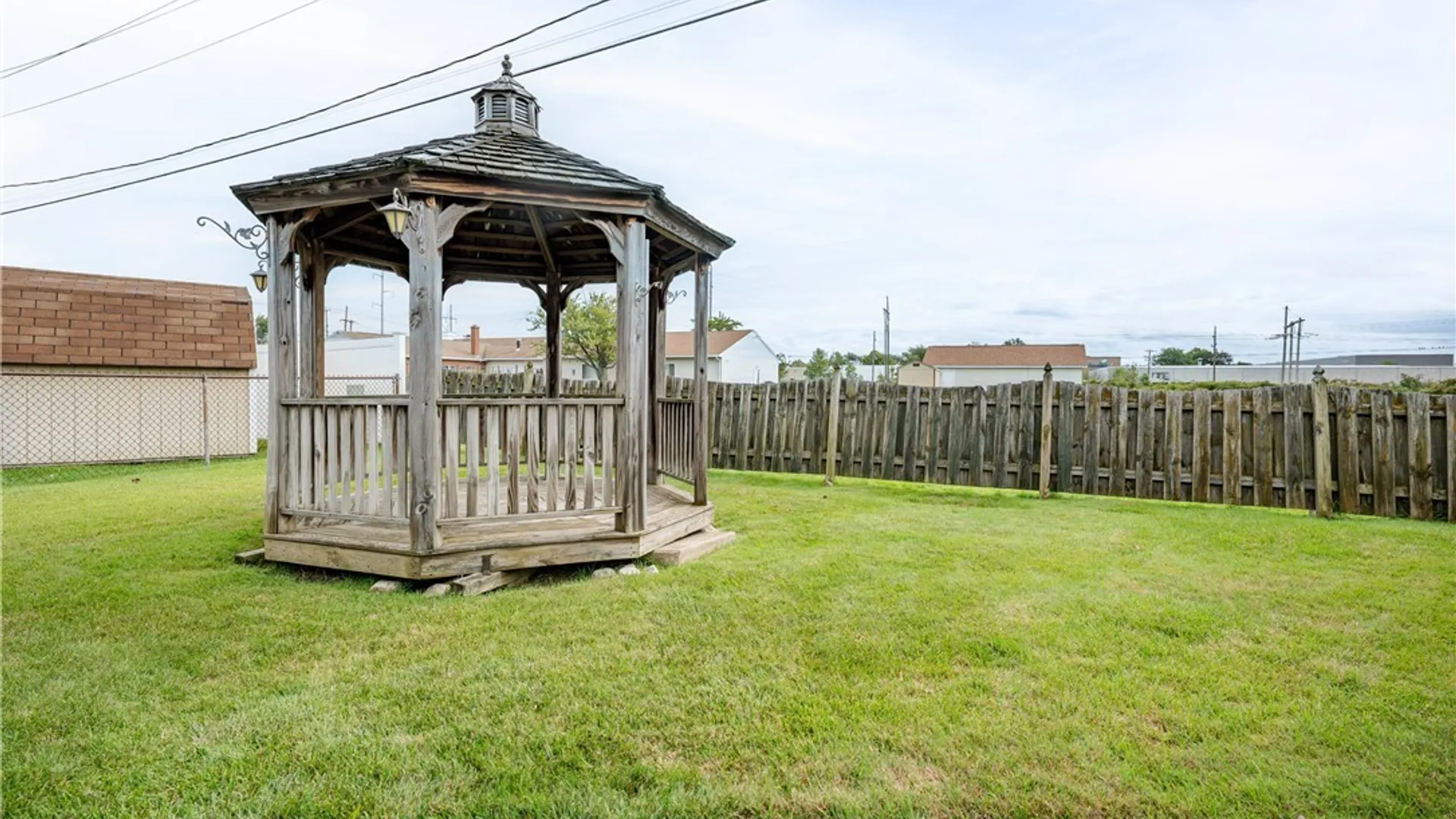 Property at 127 Madaline Lane, Cheektowaga, NY 14043 45