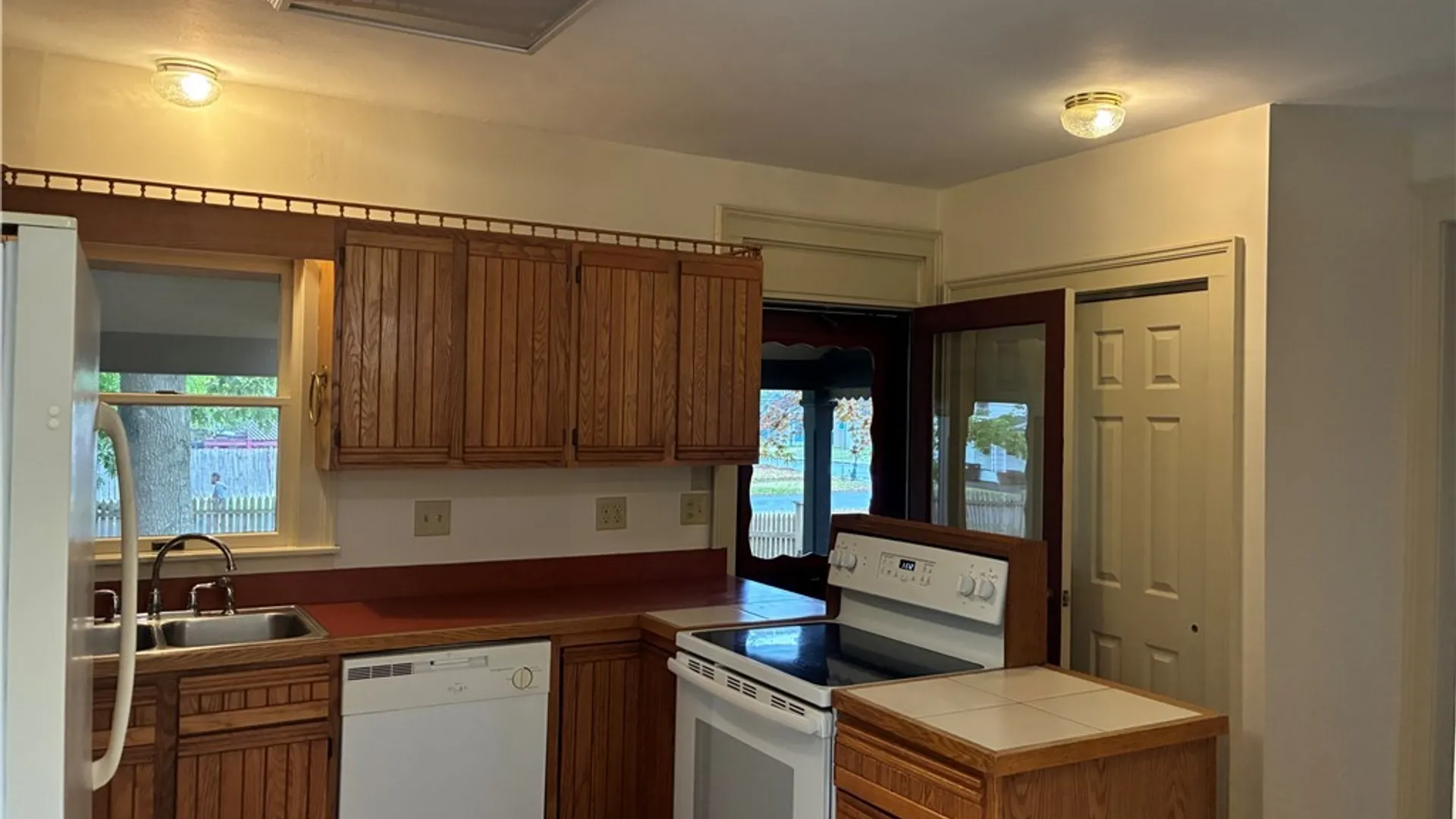 Property at 960 Salt Springs Road, Syracuse, NY 13224 5