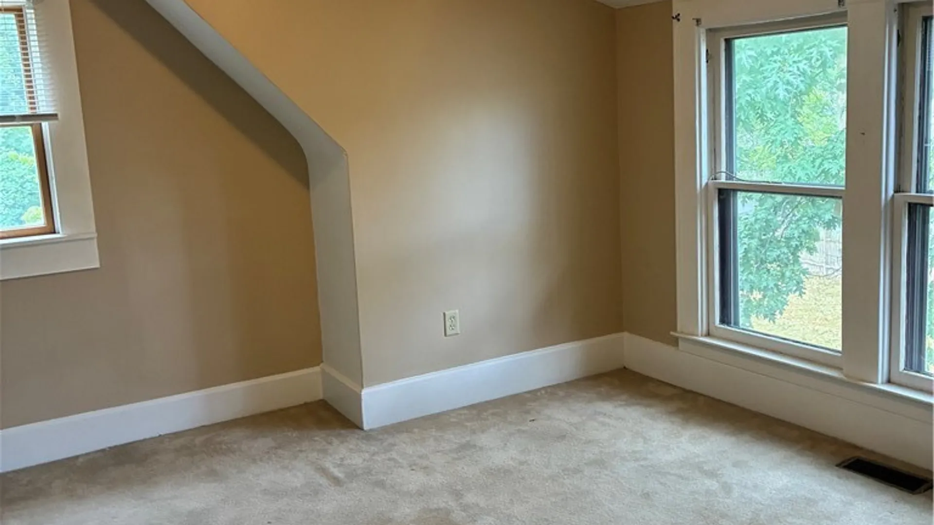 Property at 960 Salt Springs Road, Syracuse, NY 13224 20