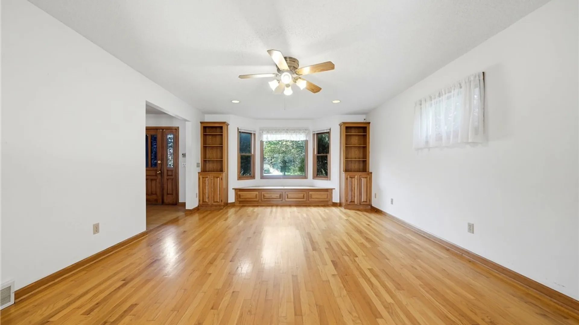 Property at 83 Southwedge Drive, Amherst, NY 14068 20