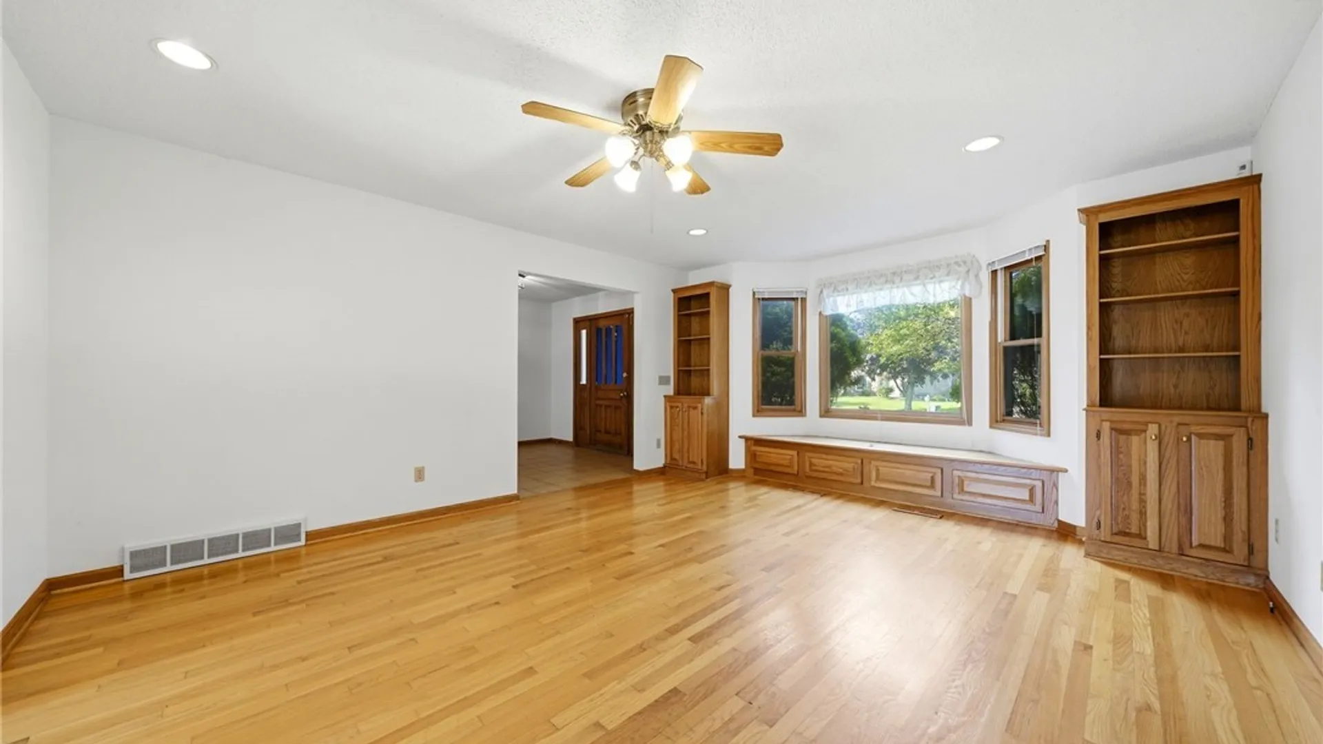 Property at 83 Southwedge Drive, Amherst, NY 14068 18