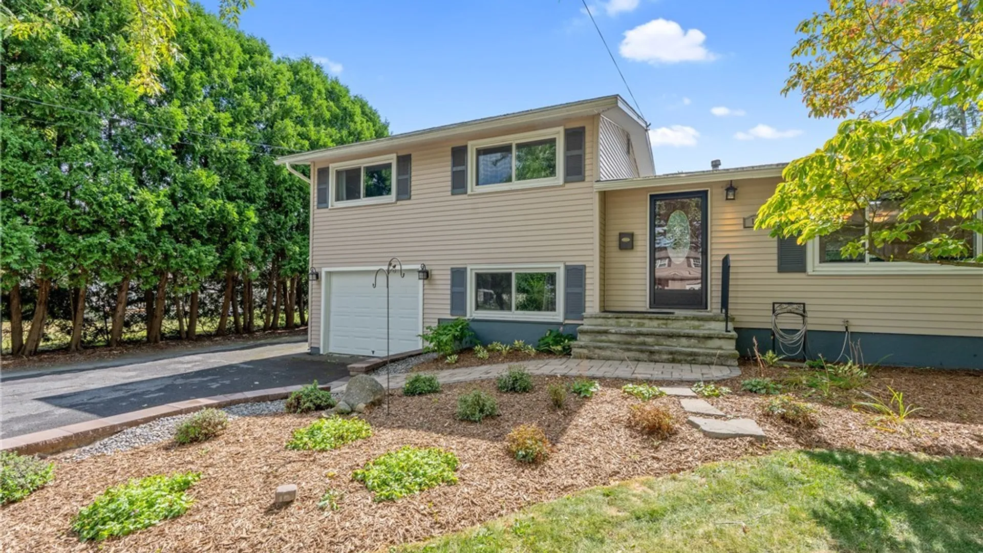 Property at 116 E Arbordale Road, Camillus, NY 13219 3
