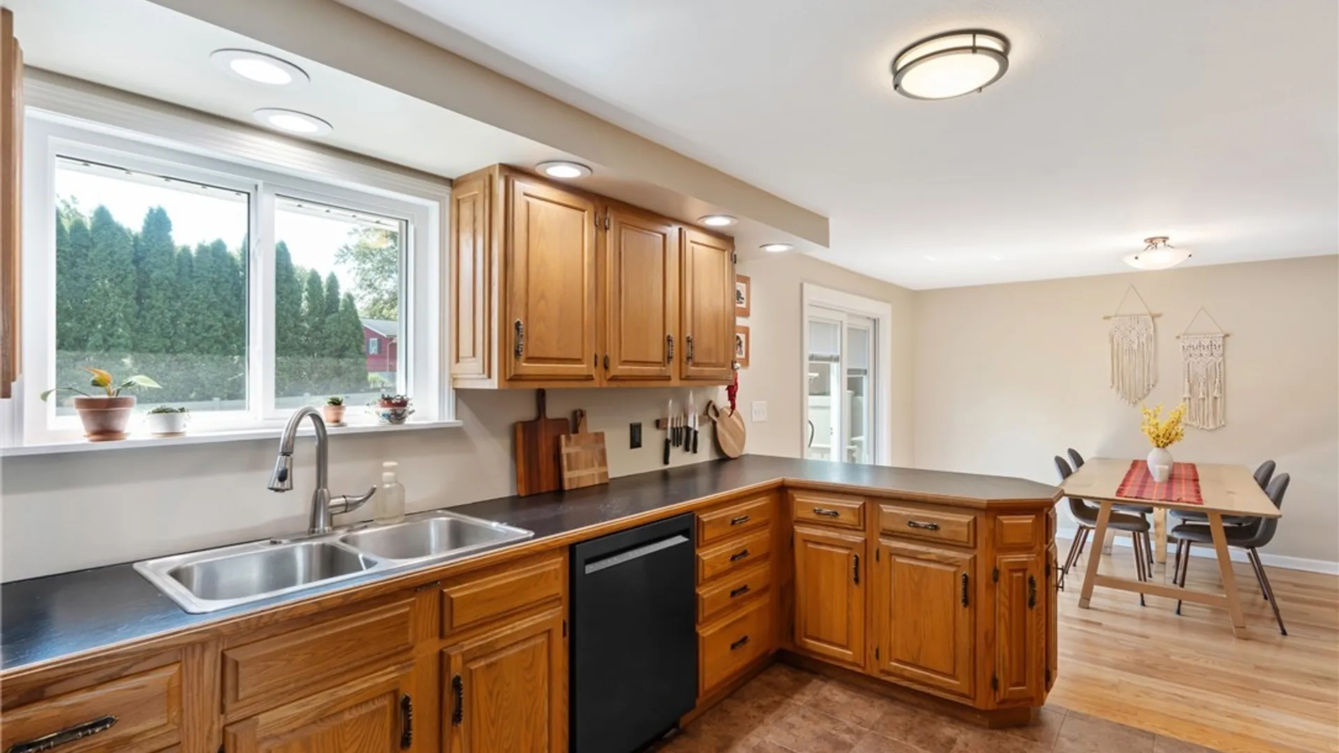 Property at 116 E Arbordale Road, Camillus, NY 13219 20
