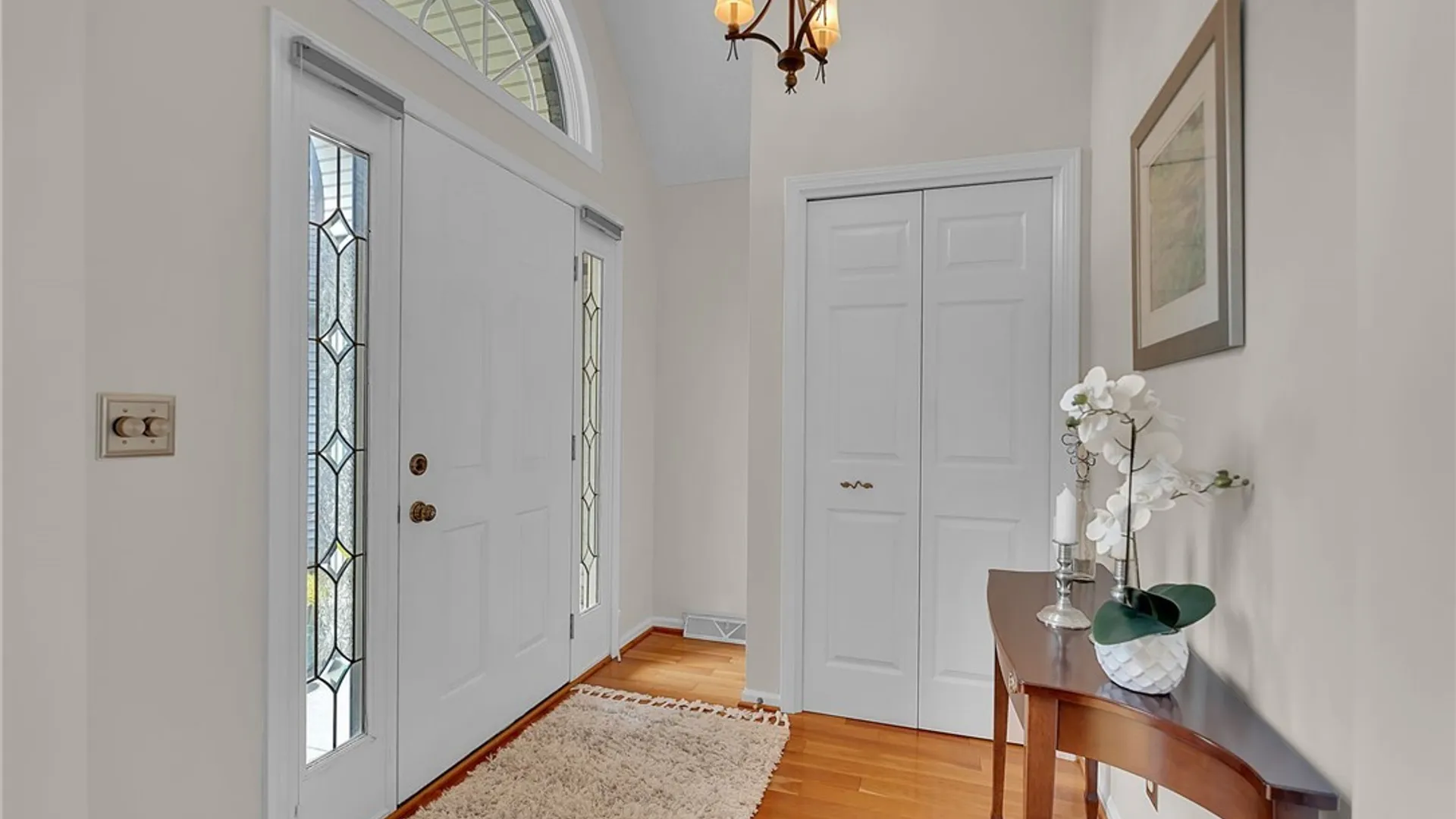 Property at 15 Heathrow Court, Clarence, NY 14221 6