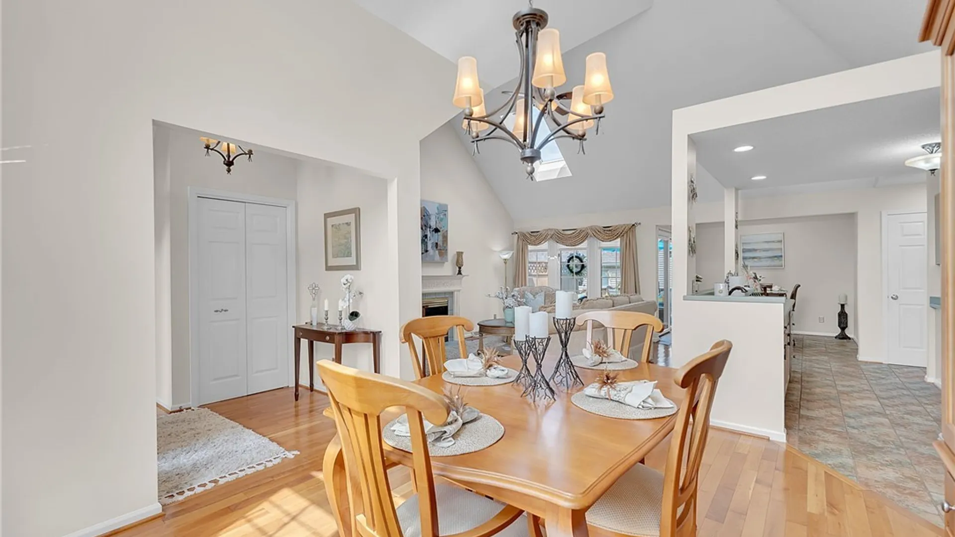 Property at 15 Heathrow Court, Clarence, NY 14221 8