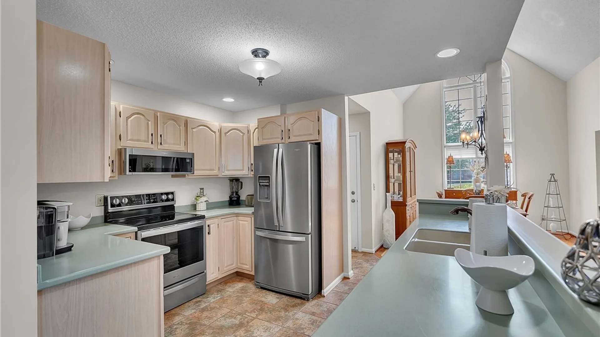 Property at 15 Heathrow Court, Clarence, NY 14221 20