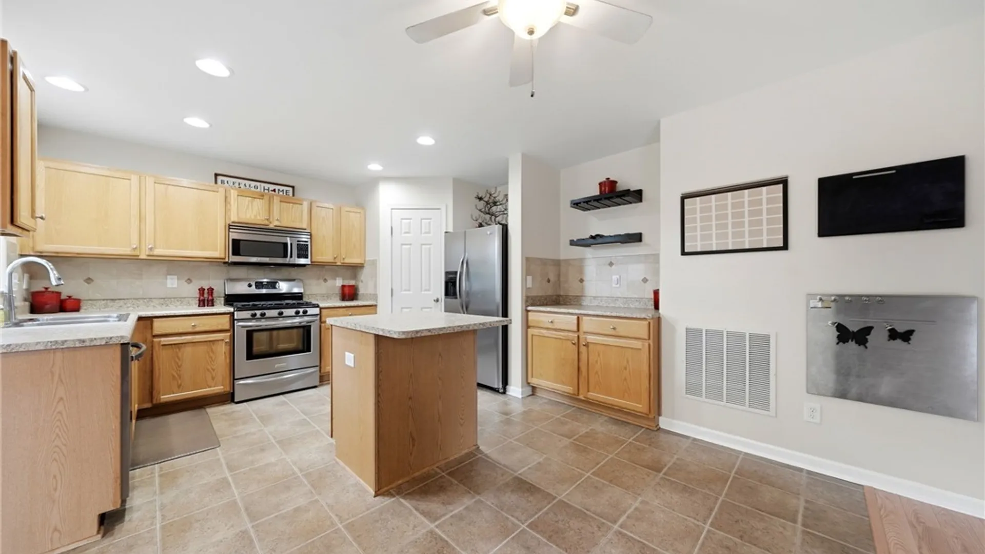 Property at 6104 Woodford Drive, Hamburg, NY 14085 21