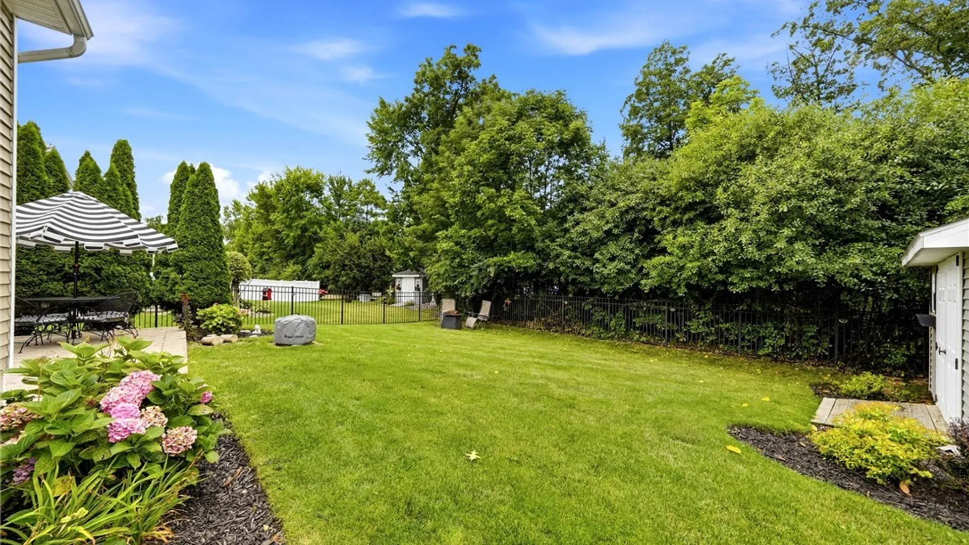Property at 6104 Woodford Drive, Hamburg, NY 14085 8