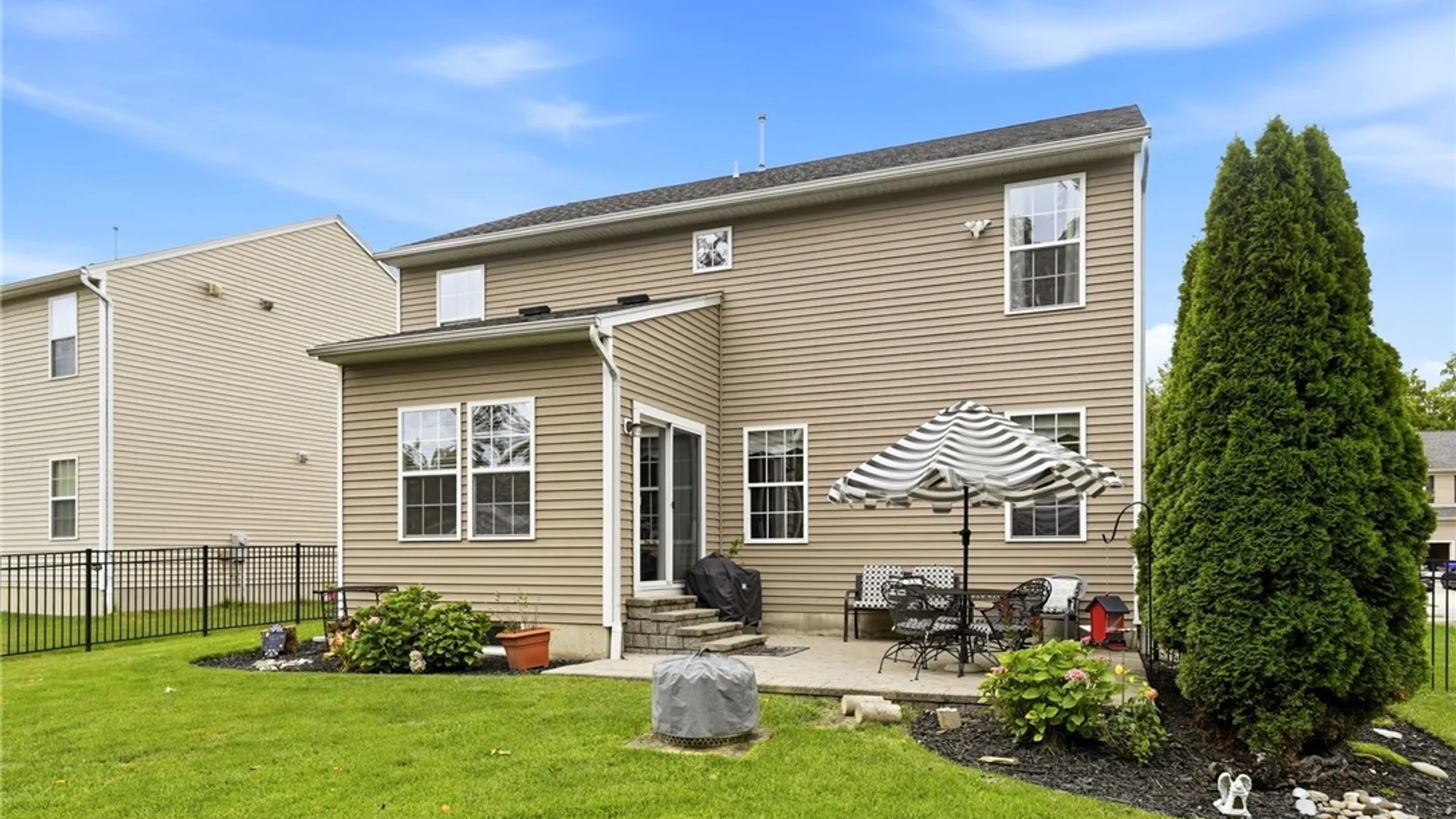 Property at 6104 Woodford Drive, Hamburg, NY 14085 11