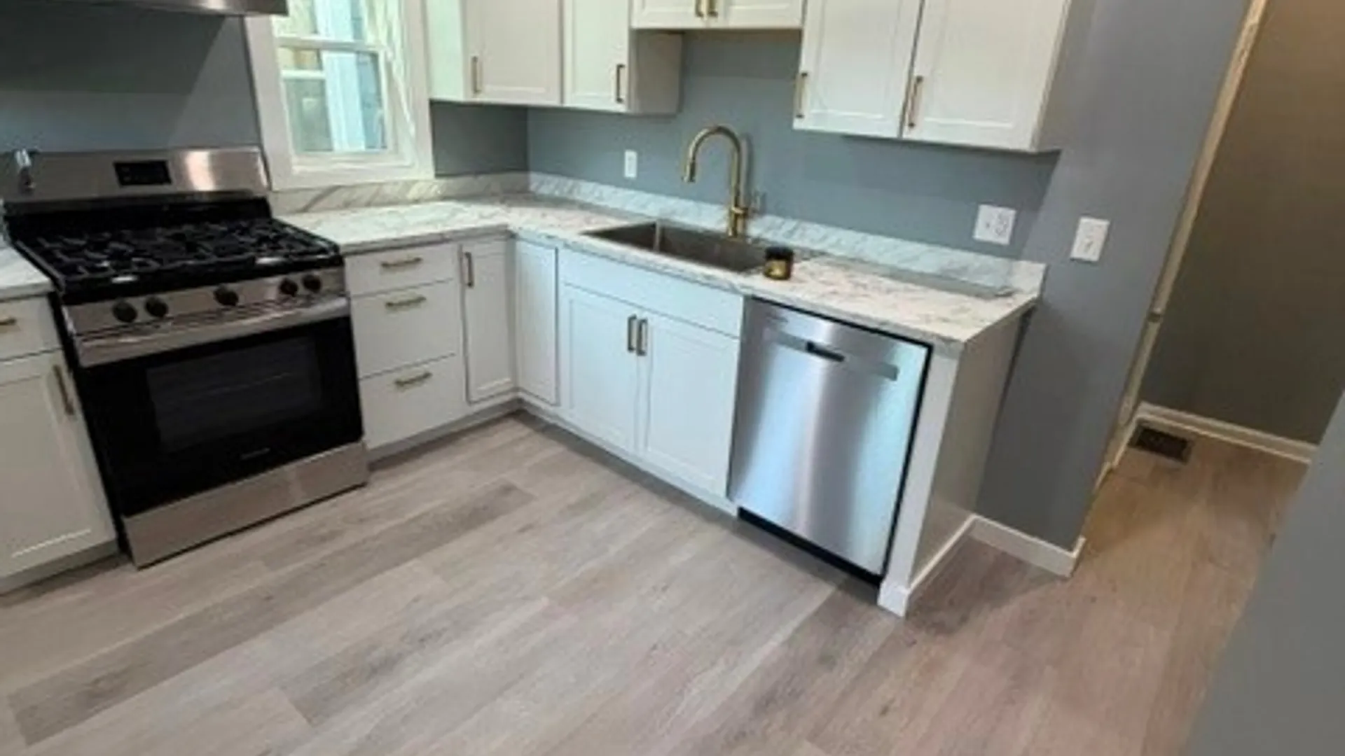 Property at 101 Aldrich Place, Buffalo, NY 14220 6