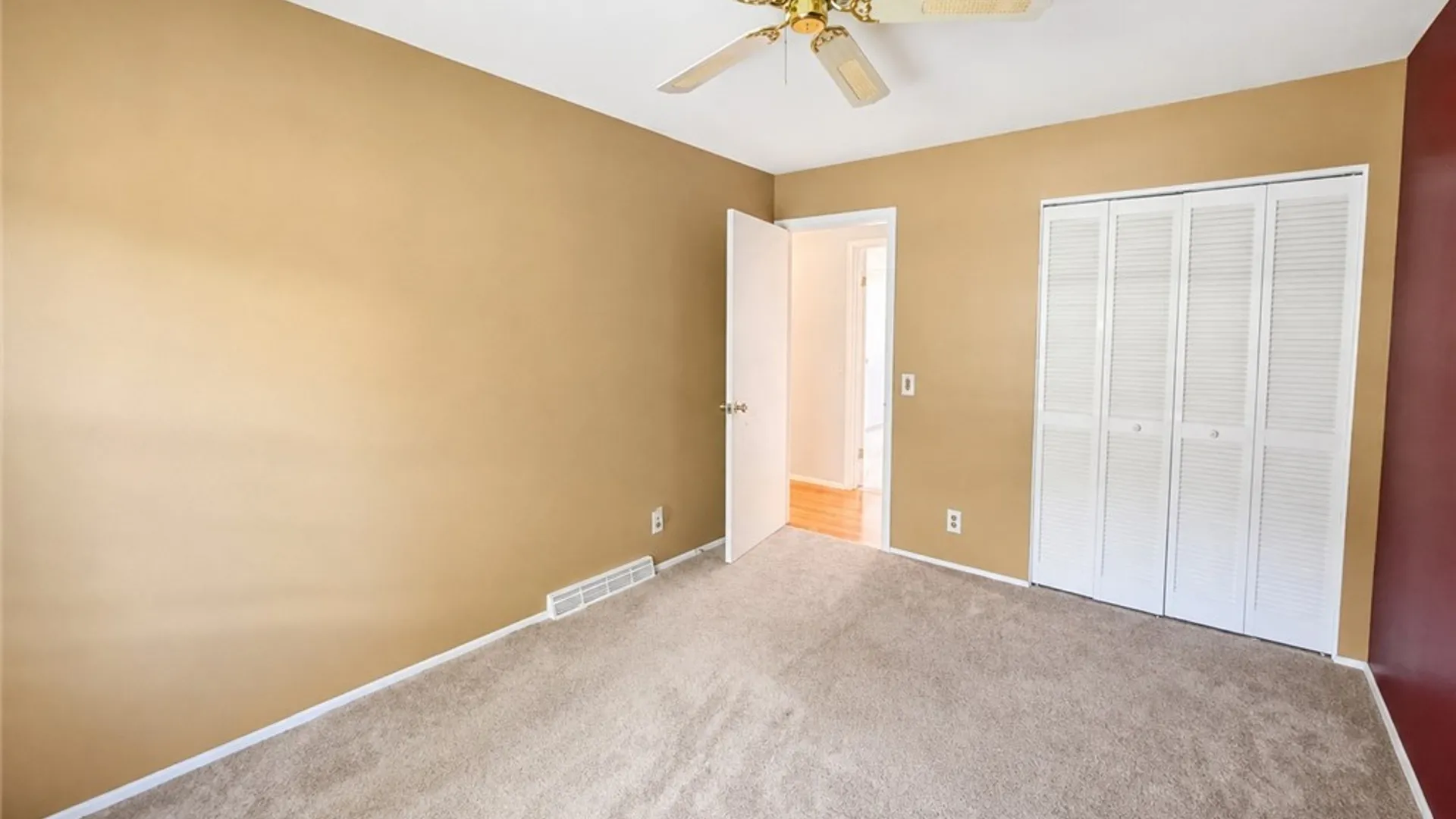 Property at 121 Hillary Drive, Chili, NY 14624 28